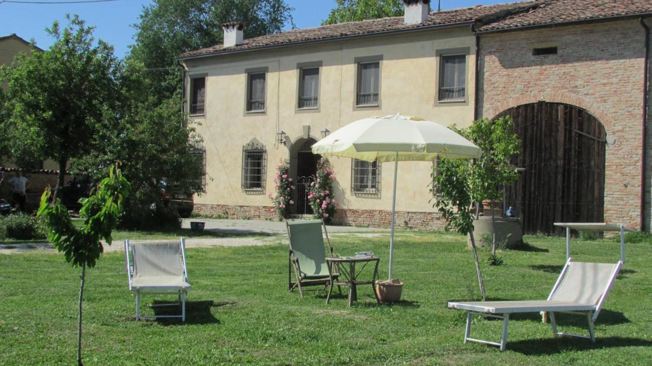 B&B La Casa Dei Prugni Boretto Exterior foto