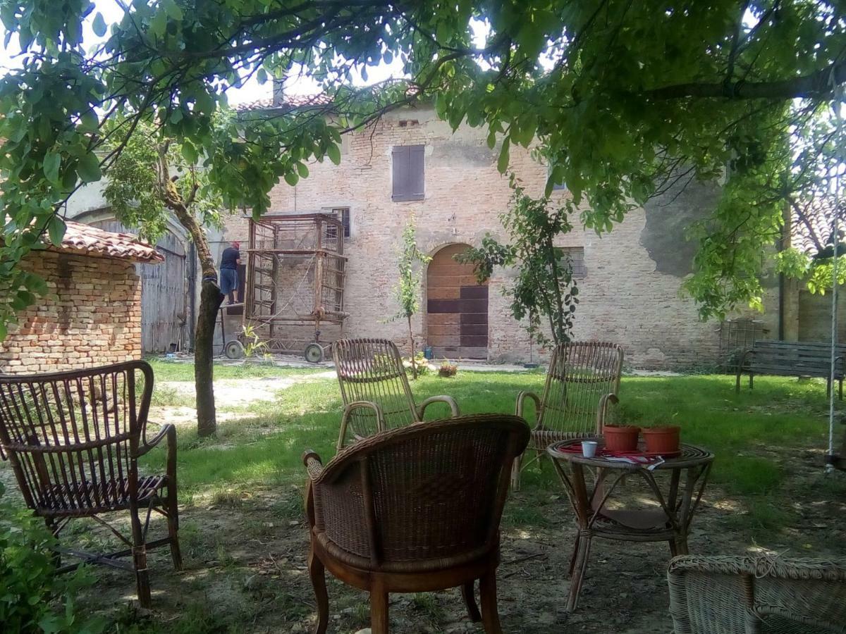 B&B La Casa Dei Prugni Boretto Exterior foto