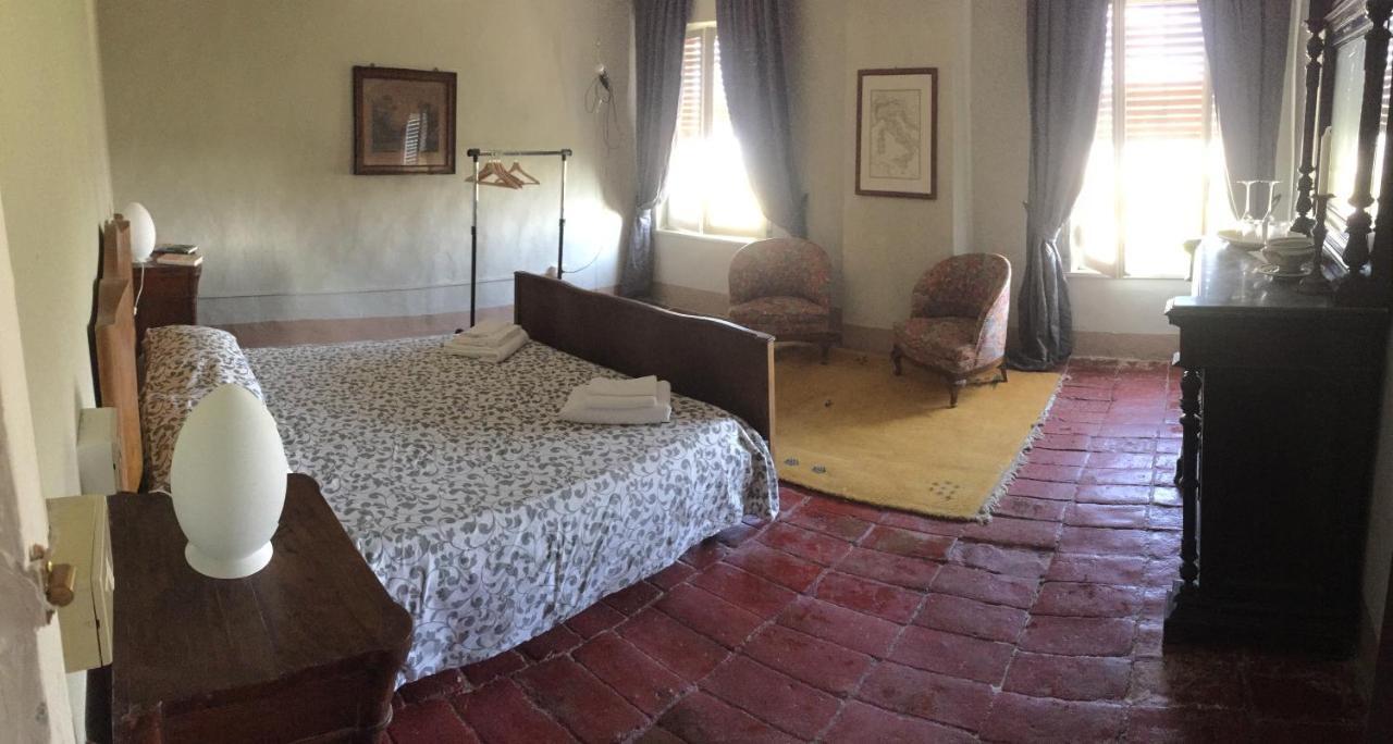 B&B La Casa Dei Prugni Boretto Habitación foto